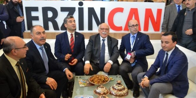 Nabi Avcı, Erzincan standını gezdi