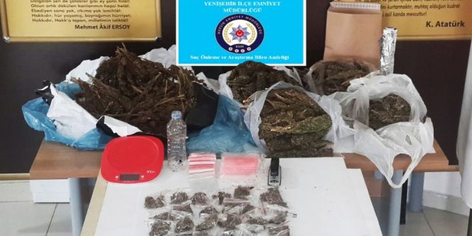 5 kilo 800 gram esrar ele geçirildi