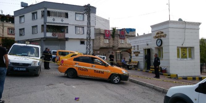 Alacak verecek kavgasında silahlar konuştu: 1 yaralı