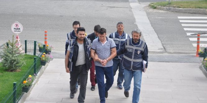 Kombi hırsızları yakayı ele verdi