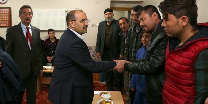 Vali Ustaoğlu: Milletimizin hizmetkârıyız