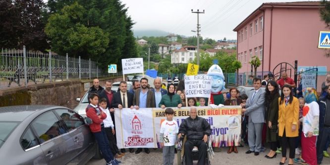 Kartepeli minikler engellileri unutmadı