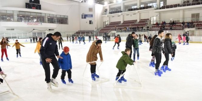 Tatilde buz pateni keyfi