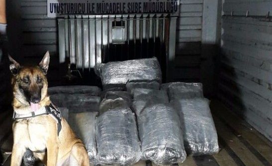Trafonun içerisinde 110 kilogram esrar ele geçirildi