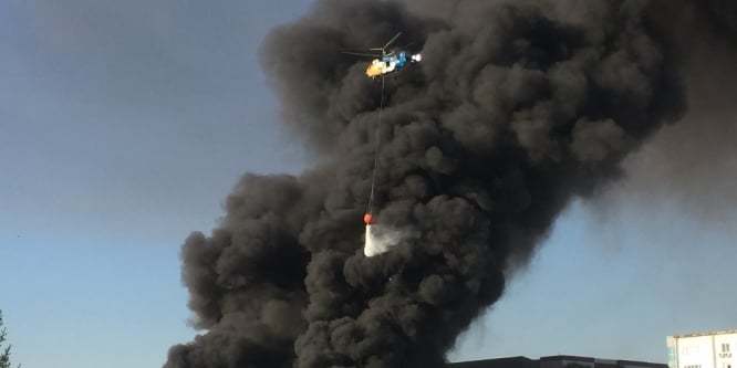 Adana’da boya fabrikasında yangın