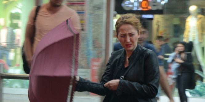 Yağmur vatandaşlara zor anlar yaşattı
