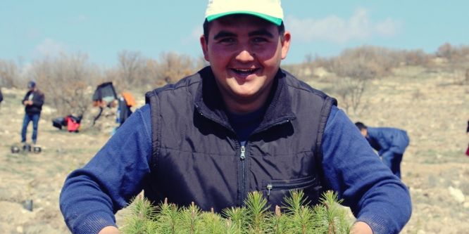 2 bin karaçam fidanı toprakla buluştu