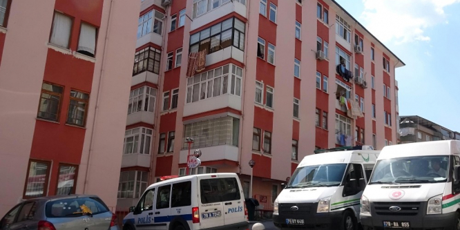 Yalnız yaşadığı evinde ölü olarak bulundu