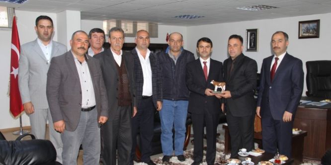 Vali Aktaş, Damızlık Sığır Üreticileri Birliğini ziyaret etti