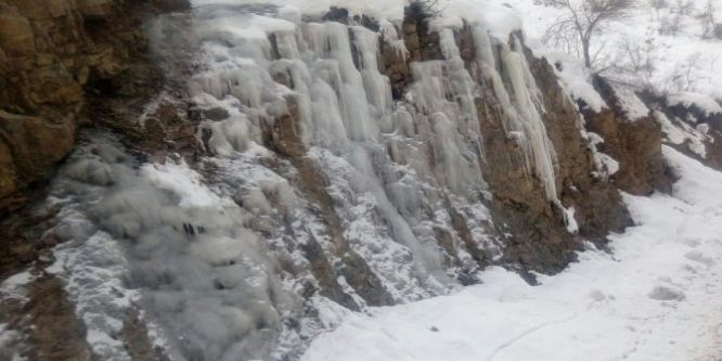 Dondurucu soğuklar Hakkari’de hayatı felç etti&nbsp;