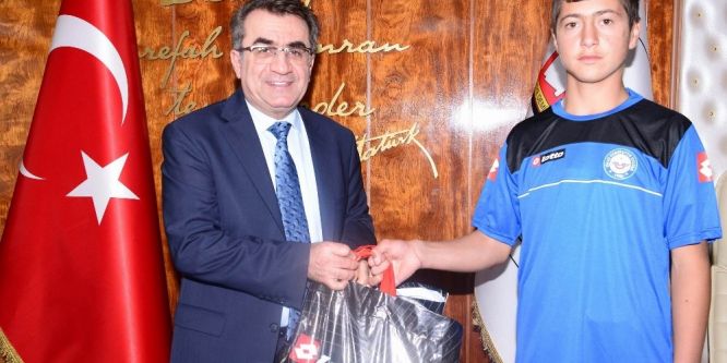Sivas Demirsporlu ikizler Türkiye şampiyonu oldu