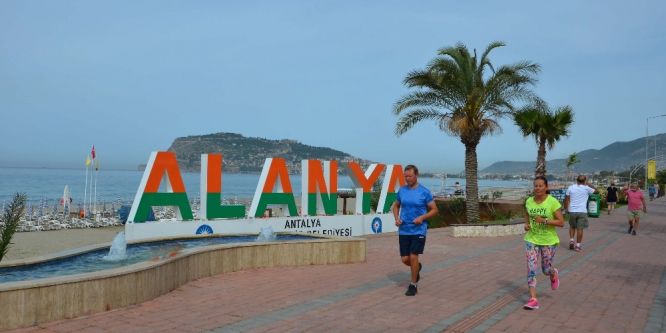 Büyükşehir’den Alanya’ya 250 bin çiçek