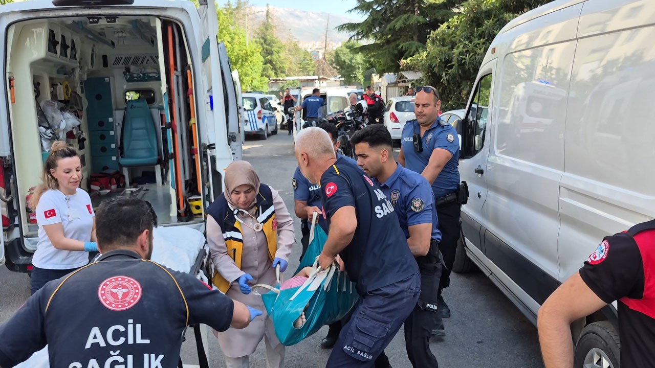 Baba dehşet saçtı! Kızını öldürdü, eşi ve diğer kızını yaraladı
