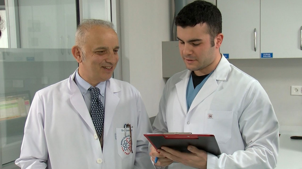 Baba hoca, oğul asistan: Ameliyathanede nesilden nesile cerrahi