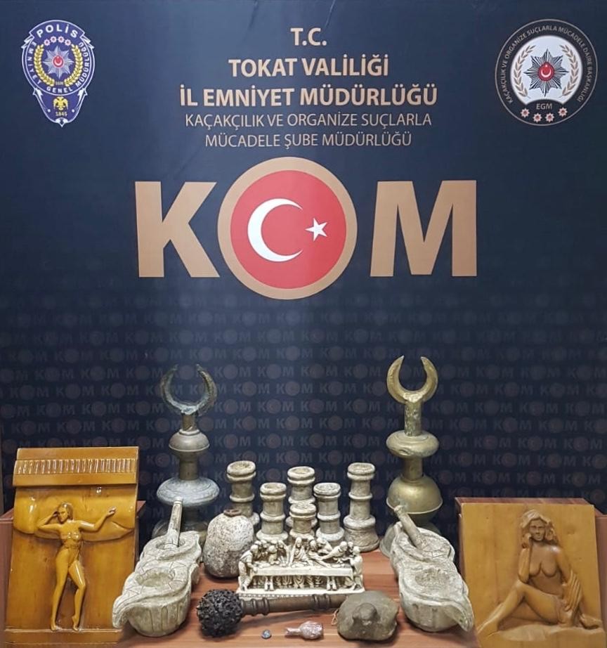 Baba-oğlun evinden 22 parça tarihi eser çıktı 
