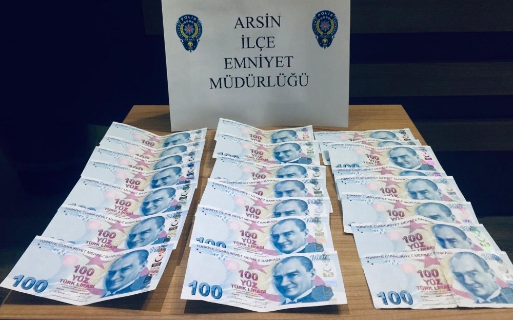 Baba oğluna verdiği sahte para ile yakalandı 