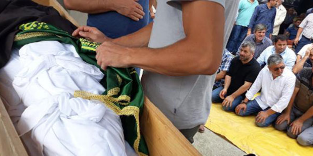Baba-oğul aynı tabutta defnedildi! Bu acıya yürek dayanmaz
