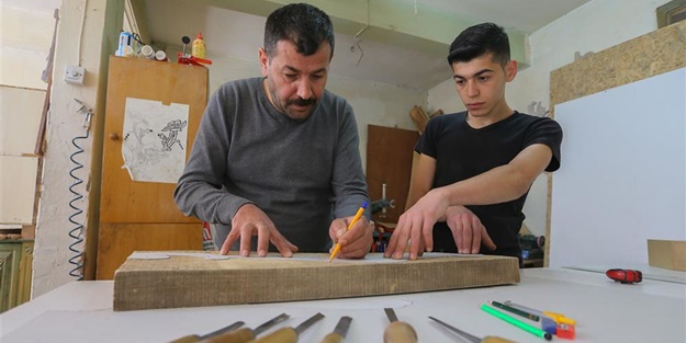 Baba-oğul Cumhurbaşkanlığı Külliyesi ve Beyaz Saray'a mobilya yaptılar