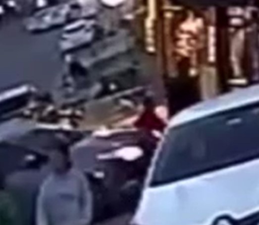 Baba ve minik oğlunu ayıran kaza! Ele ele yürüyorlardı