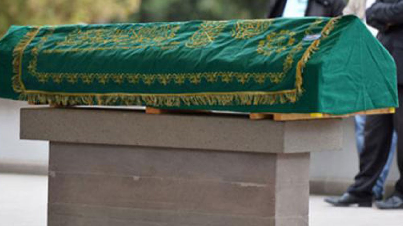 Baba ve oğlu 24 gün arayla kansere yenildi