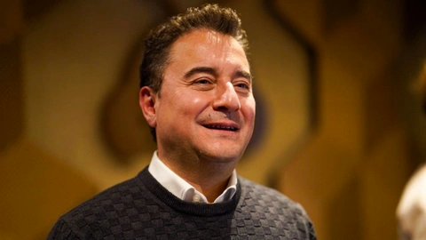 Babacan, babasının malı gibi dağıtıyor! Ohh, suyundan da koy