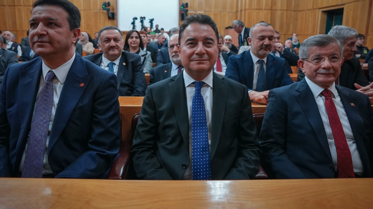 Babacan, Davutoğlu ve Arıkan sıraya girdi: Sorulara cevap veremeyen Ekrem'i aklama seansı!