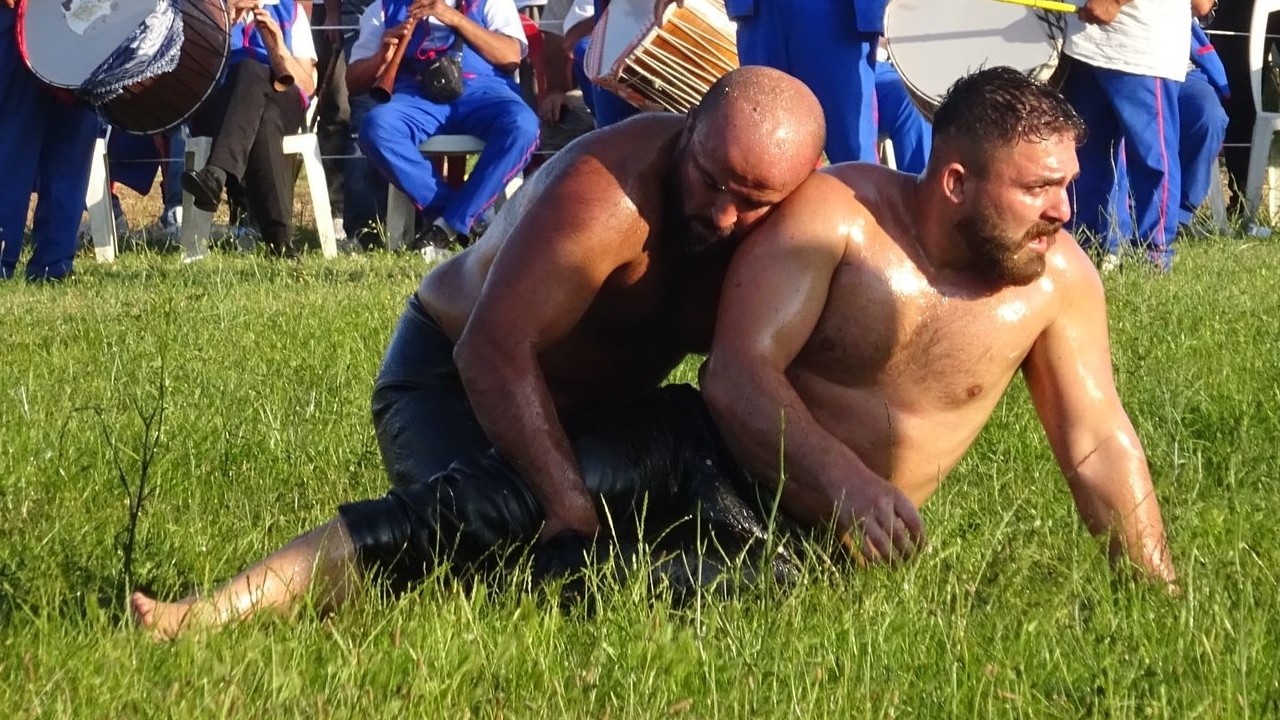 Babaeski'de gelenek yüzyıllık güreşle yaşatıldı