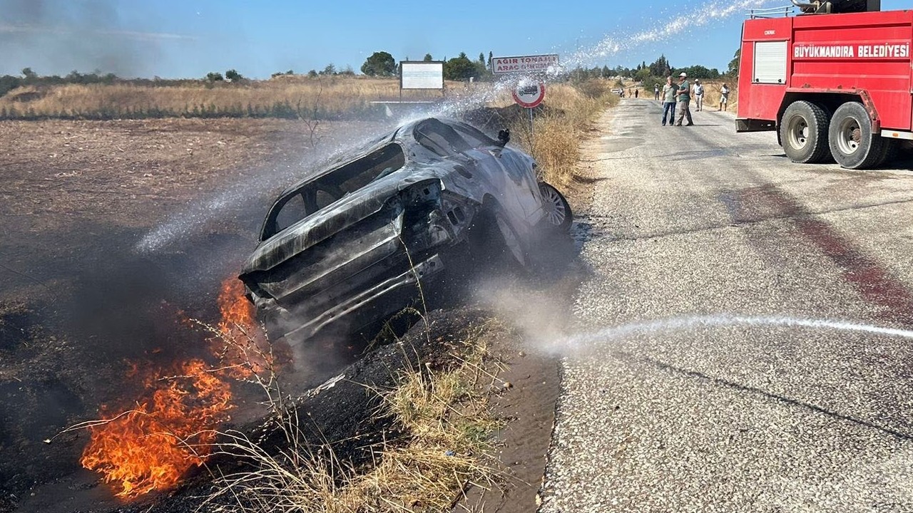 Babaeski’de otomobil yangını kısa sürede söndürüldü