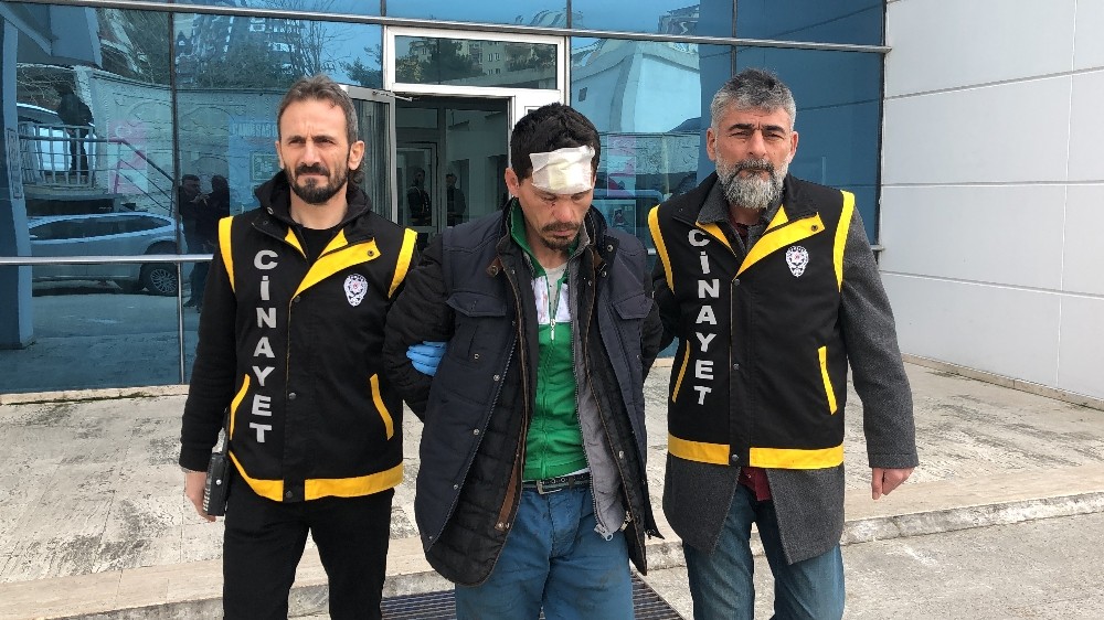 Babasını baltayla öldüren evlat adliyede 