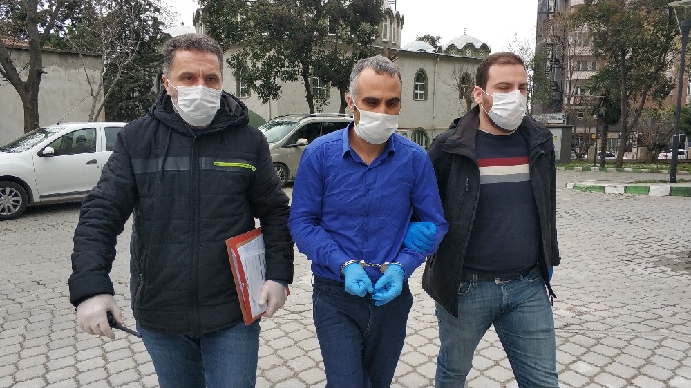 Babasını bıçakla ağır yaralayan genç adliyede 