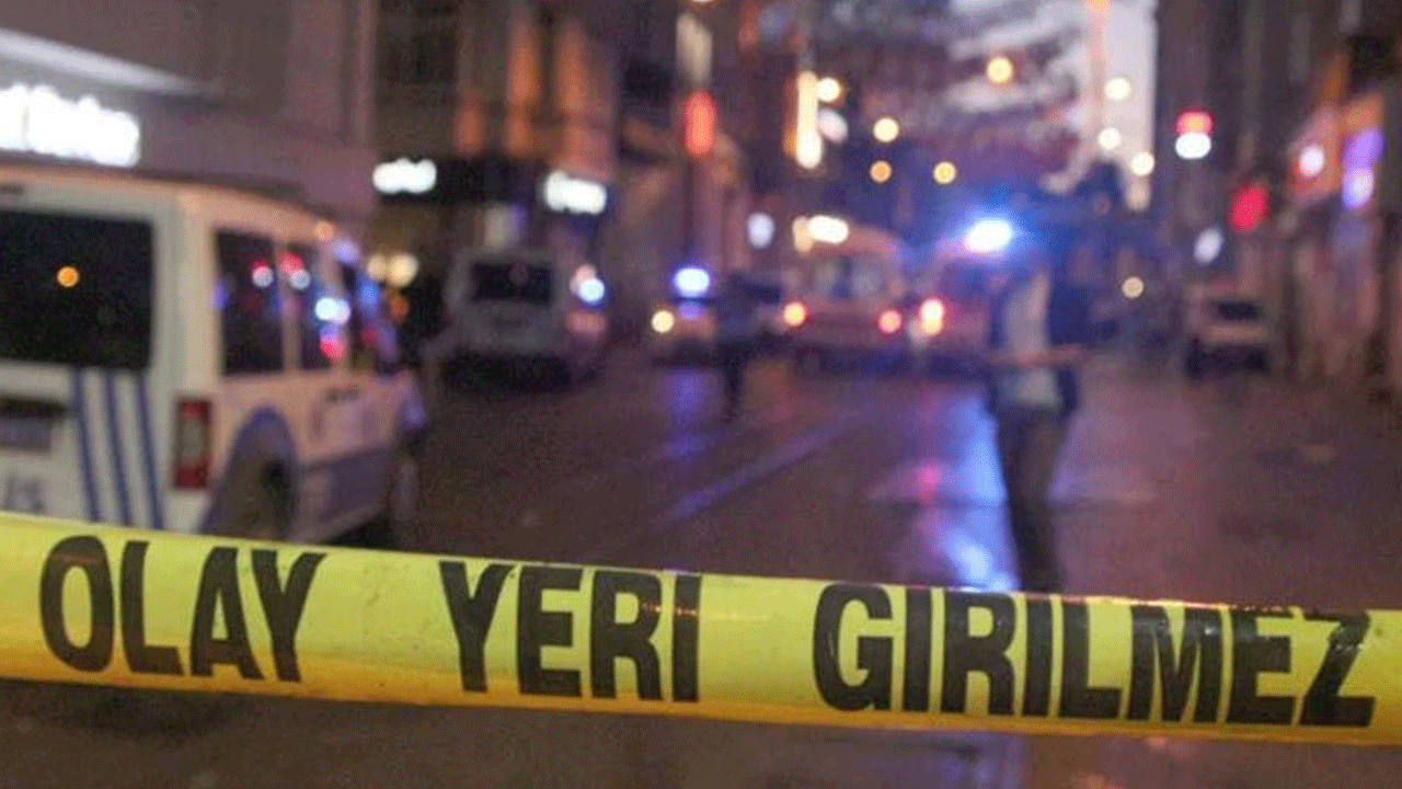 Babasını bıçakladı!