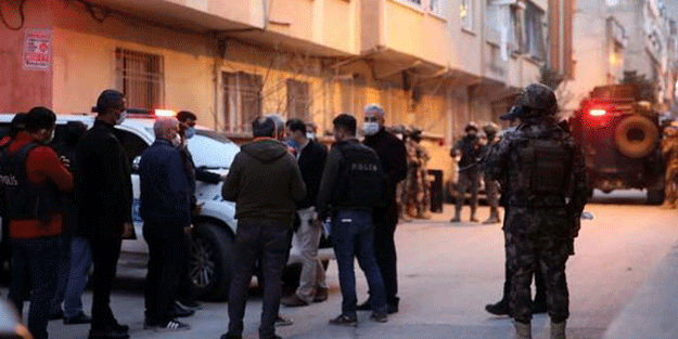 Babasını darp etti! Özel Harekat operasyonuyla alındı