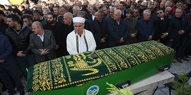 Oğuz Çetin'in babası Nihat Çetin toprağa verildi