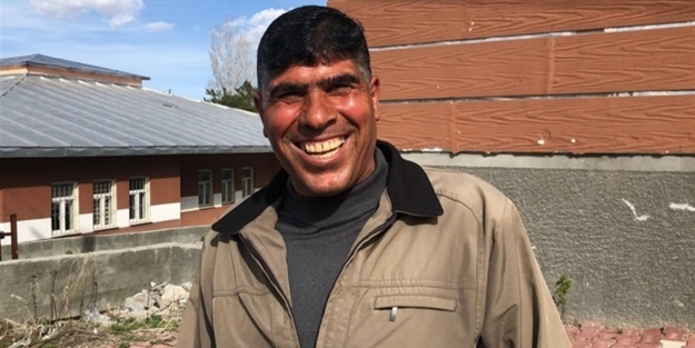 Babasının cenazesinde bile kahkaha attı! Böylesi görülmedi