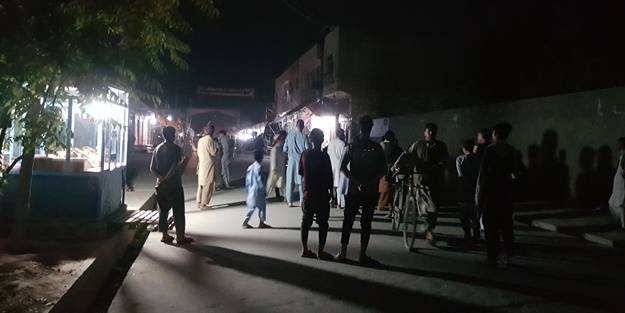 Babasının geçtiği sırada patlattılar! Afganistan'da bombalı saldırı