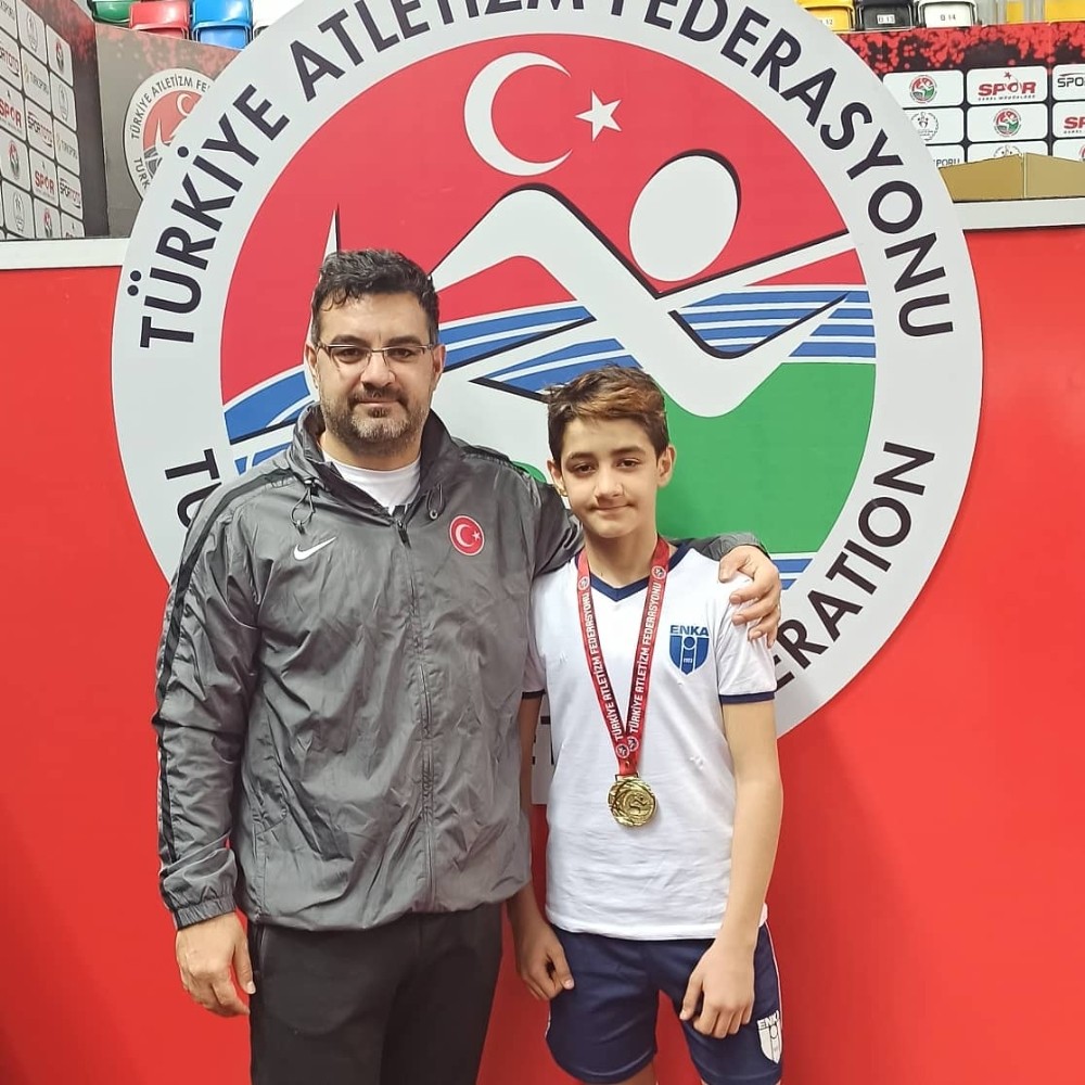 Babasının izinden gidiyor 