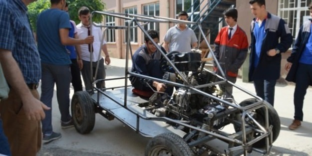 ‘Babayiğit’ liselilerden yerli otomobil