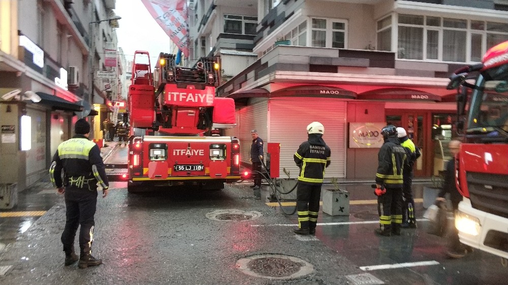Bacadan çıkan duman itfaiyeyi alarma geçirdi 