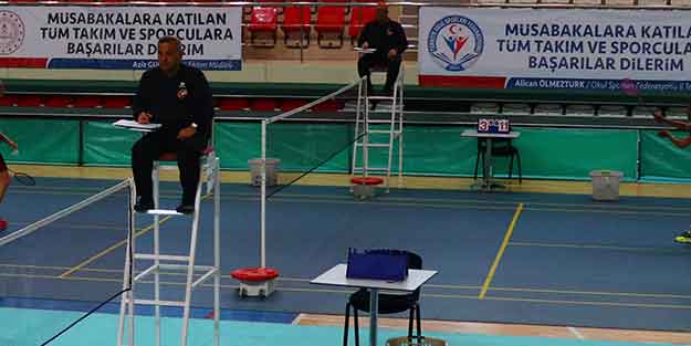 Badminton Şampiyonası heyecanı Erzincan'da devam ediyor