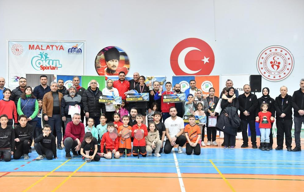 Badminton Turnuvası’na ilgi büyük