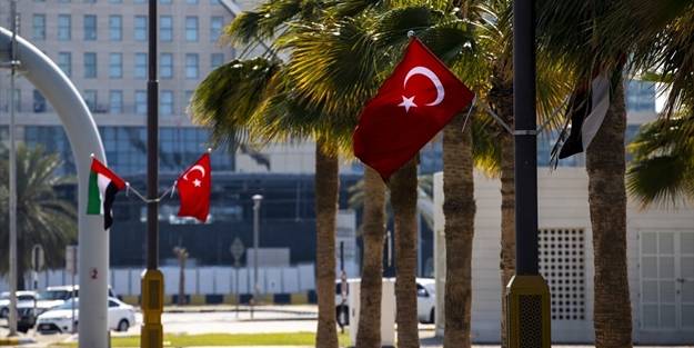 BAE, Erdoğan'ın ziyareti öncesi Türk bayraklarıyla donatıldı