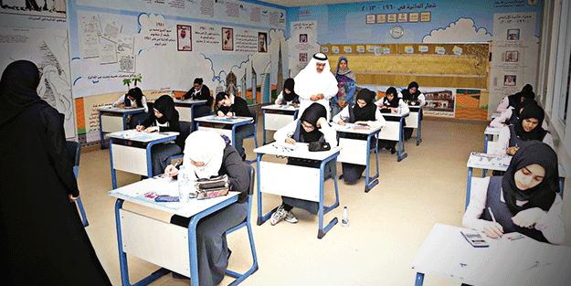 BAE, okullarda İsrail’i aşılıyor