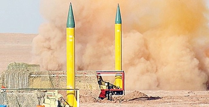 BAE ve ABD’yi gözüne kestirdiler! İran seyir füzelerini tanıttı