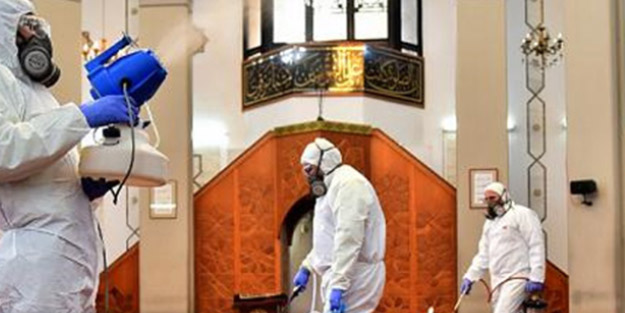 BAE’den imamlara uyarı! Cuma namazını 10 dakikada bitirin