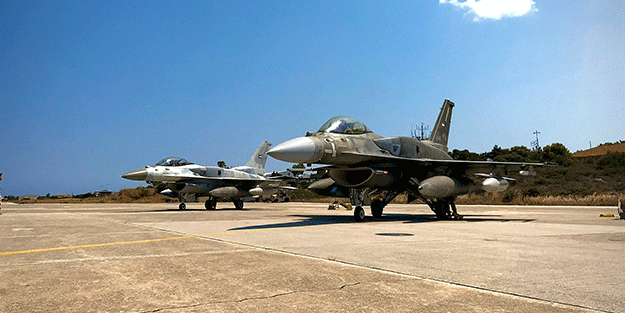 BAE'den küstah adım! Türkiye'ye karşı Girit'e savaş uçaklarını indirdiler