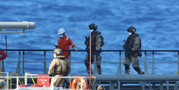 BAE'den Libya'ya giden gemi durduruldu