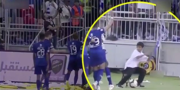 Bafetimbi Gomis'in gol sevinci top toplayıcı çocuğu korkuttu