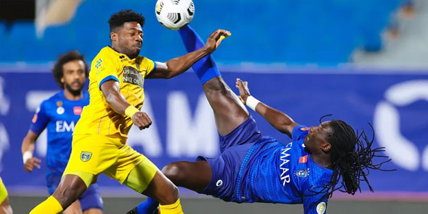 Bafetimbi Gomis'in şovu devam ediyor