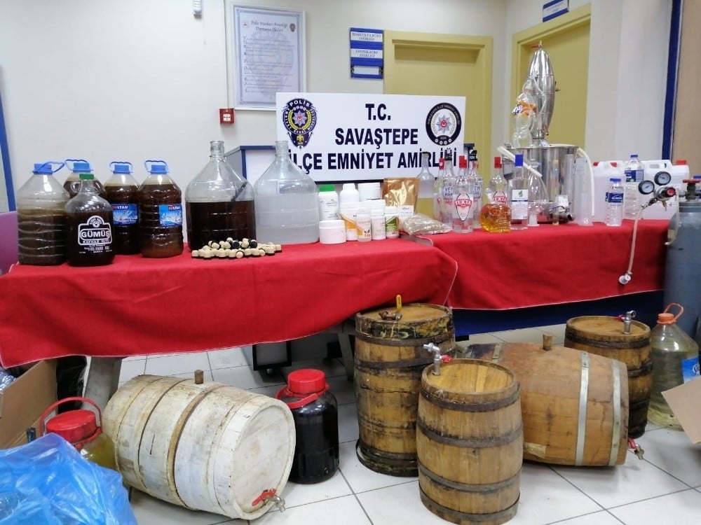 Bağ evini kaçak içki imalathanesi yaptı 