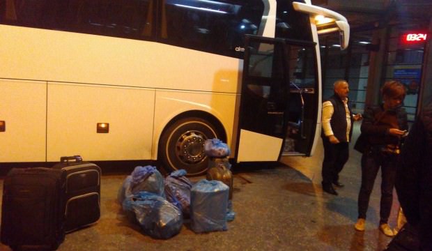 Bagajlar yağ içinde kalınca yolcular isyan etti